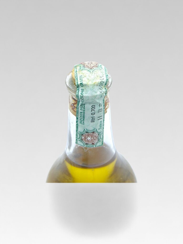 GRAPPA ROMANO LEVI BASILICO E LEMONE Gradi 52 - View 3 | Rotamagus Wines