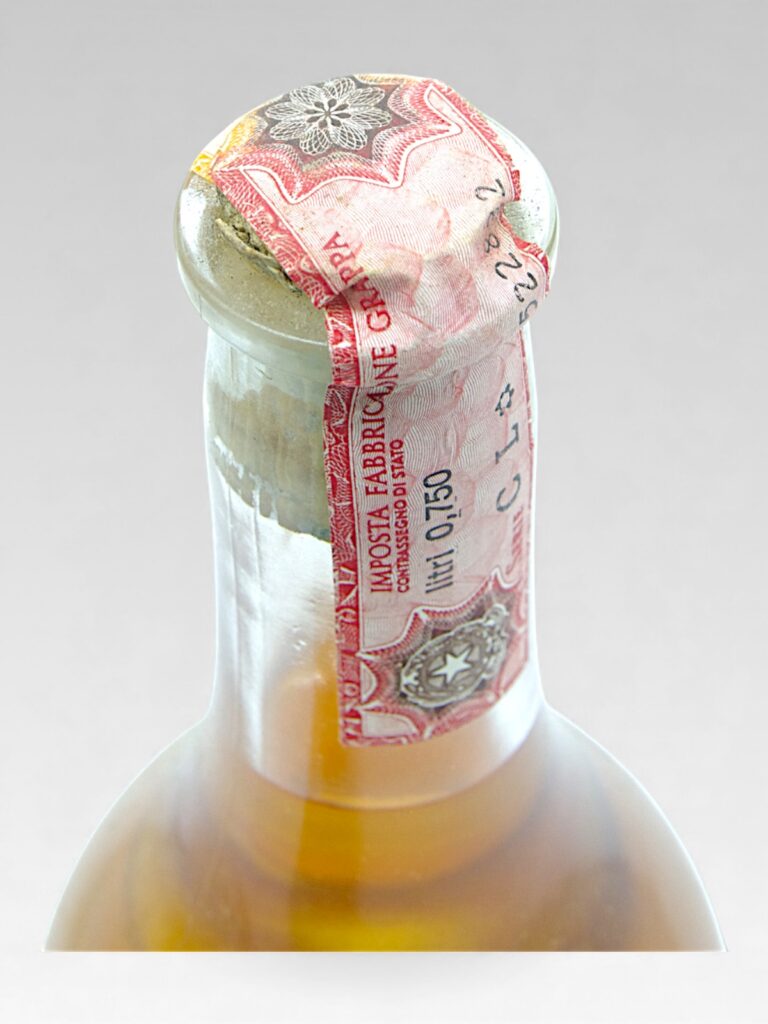 GRAPPA ROMANO LEVI NOVE FIORI - View 3 | Rotamagus Wines