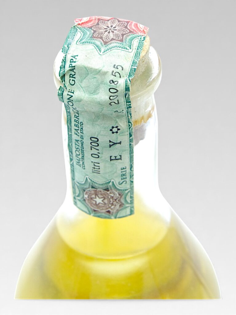 GRAPPA ROMANO LEVI FRAME - View 3 | Rotamagus Wines